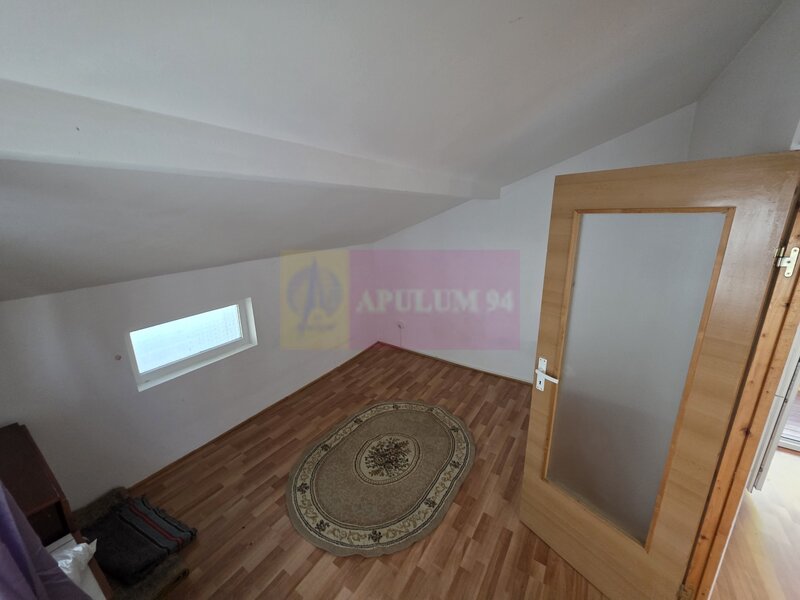 Casa de vanzare cu 3 camere in Campina