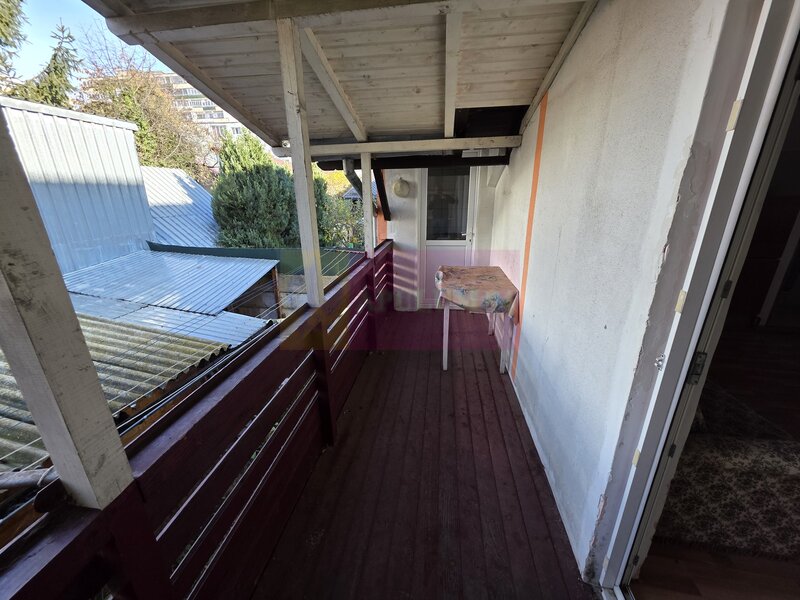 Casa de vanzare cu 3 camere in Campina