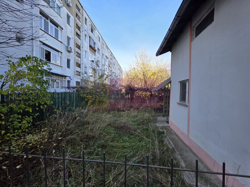 Casa de vanzare cu 3 camere in Campina