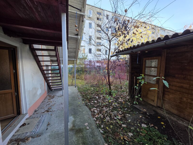 Casa de vanzare cu 3 camere in Campina