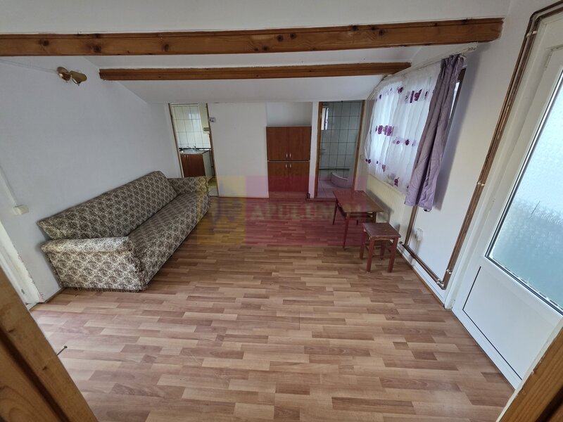 Casa de vanzare cu 3 camere in Campina