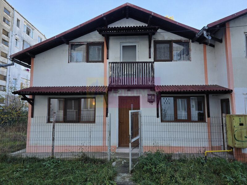 Casa de vanzare cu 3 camere in Campina