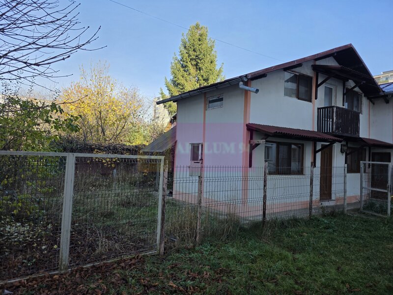 Casa de vanzare cu 3 camere in Campina